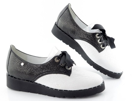 Štýlové kožené bielo-čierne topánky CLAUDIO DESSI