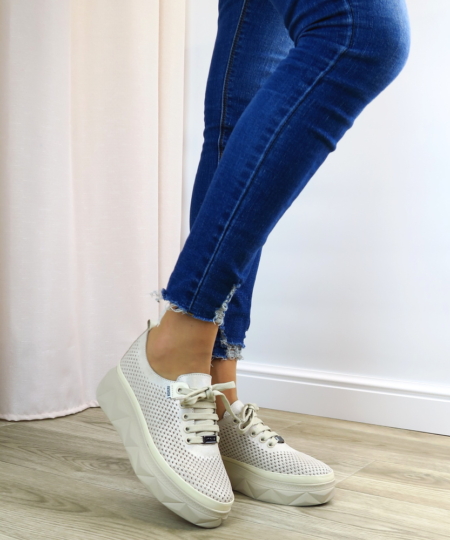 Béžové sneakersy BOMBONELLA G352