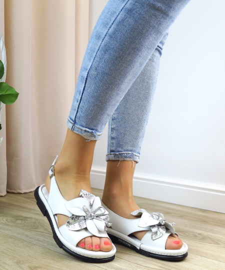 Biele sandále BOMBONELLA P158